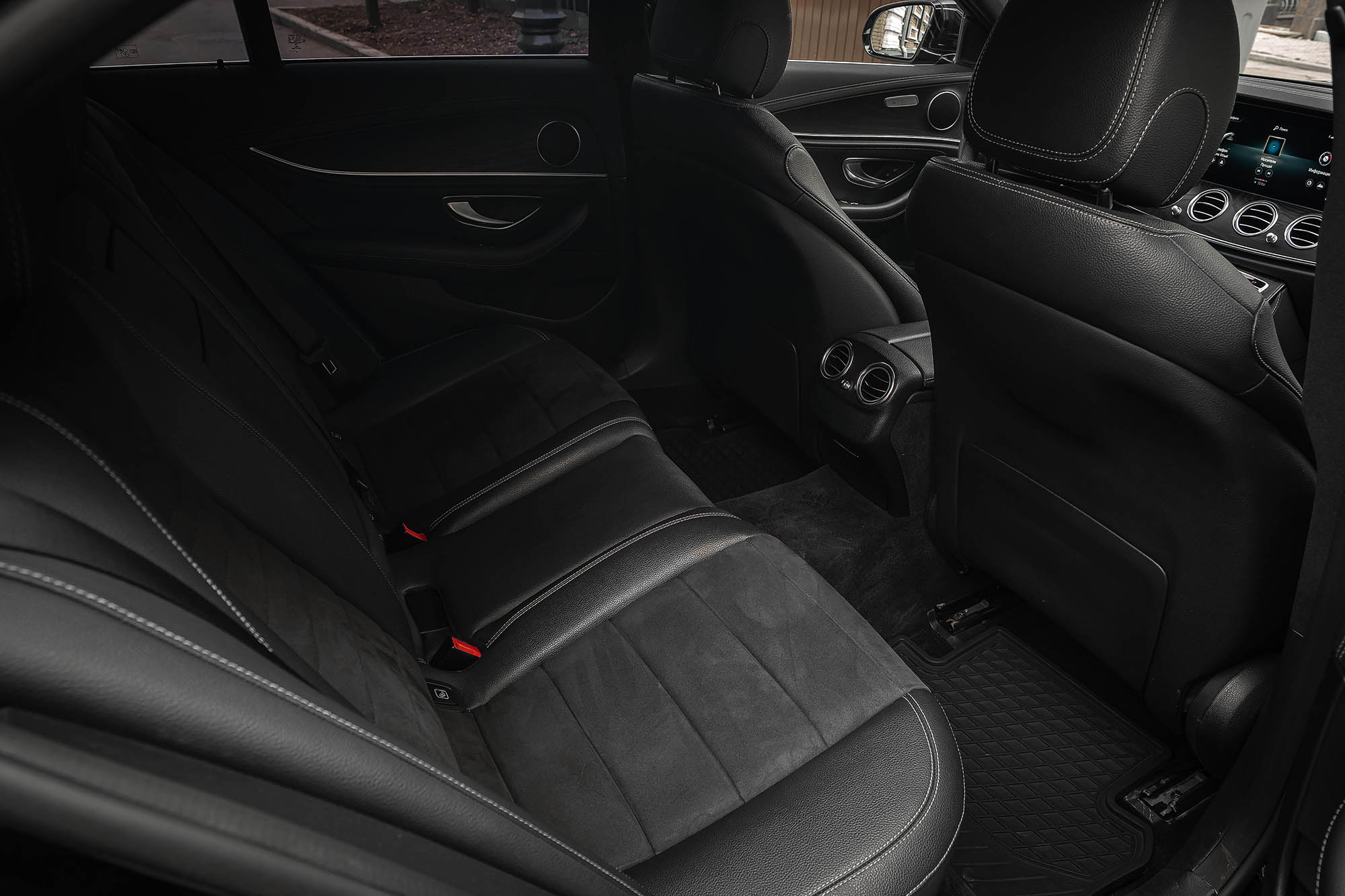 Аренда Mercedes E220d 4matic в Москве
