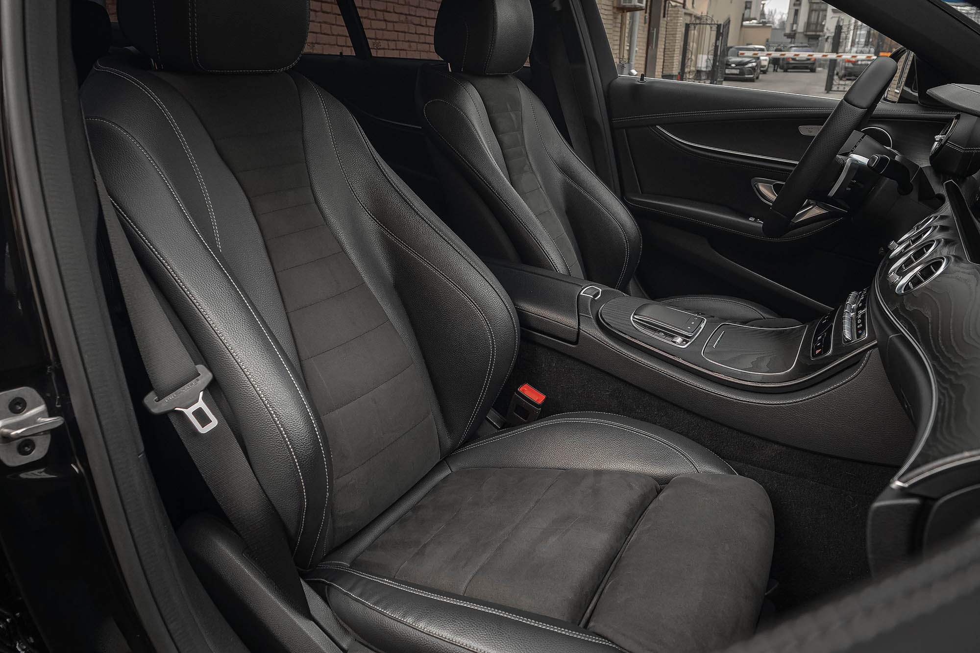 Аренда Mercedes E220d 4matic в Москве
