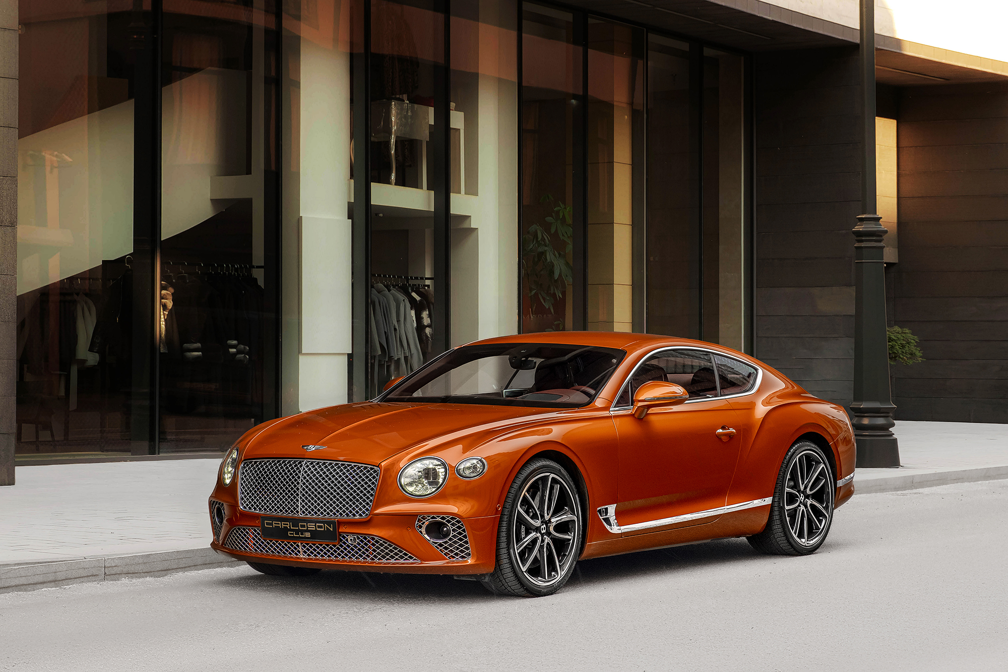 Аренда Bentley Continental GT W12 в Москве