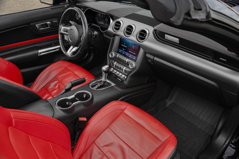 Аренда Ford Mustang Cabrio в Сочи