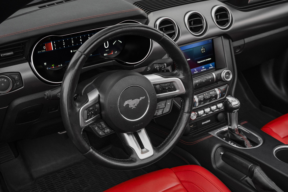 Аренда Ford Mustang Cabrio в Сочи