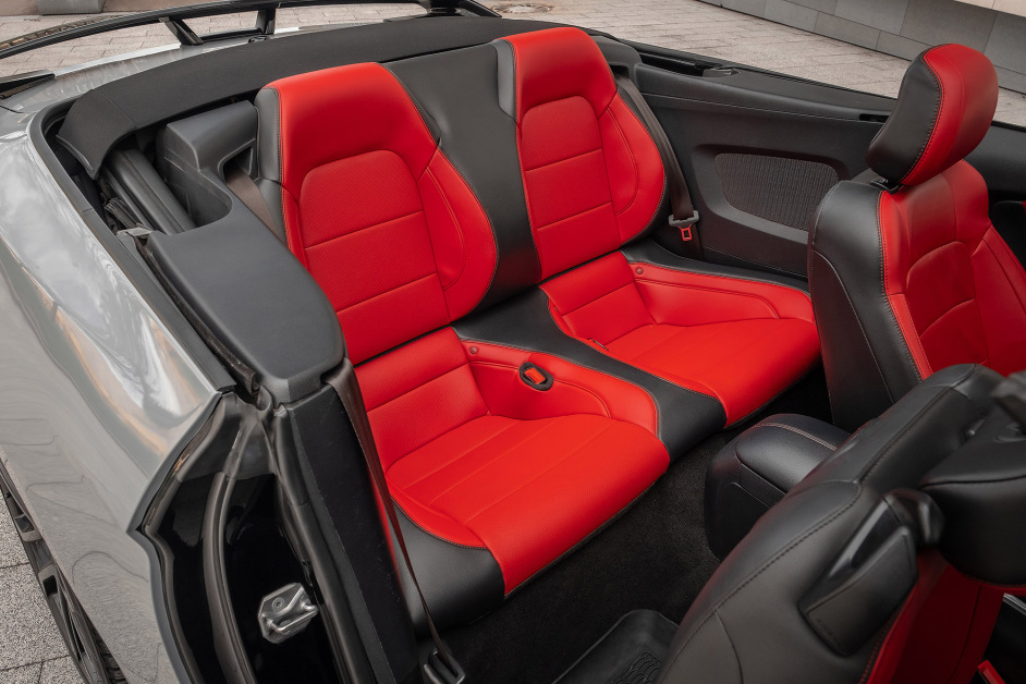 Аренда Ford Mustang Cabrio в Сочи