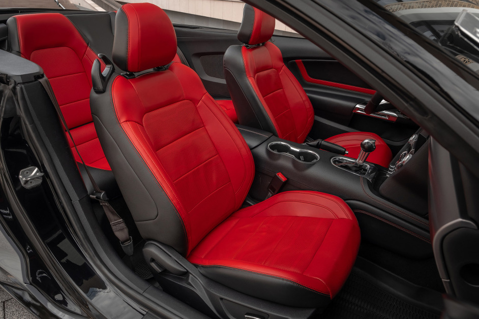 Аренда Ford Mustang Cabrio в Сочи