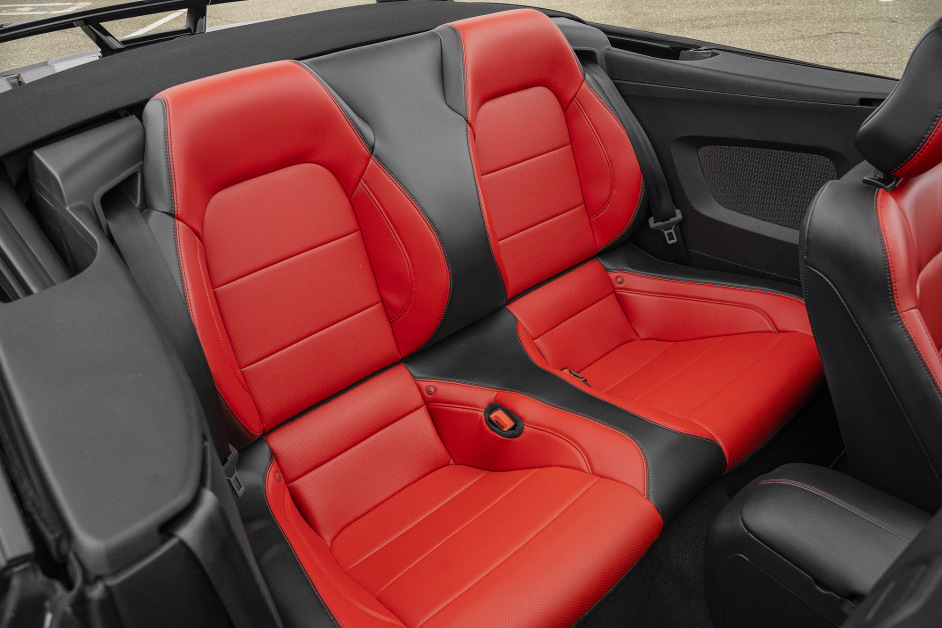 Аренда Ford Mustang Cabrio в Сочи