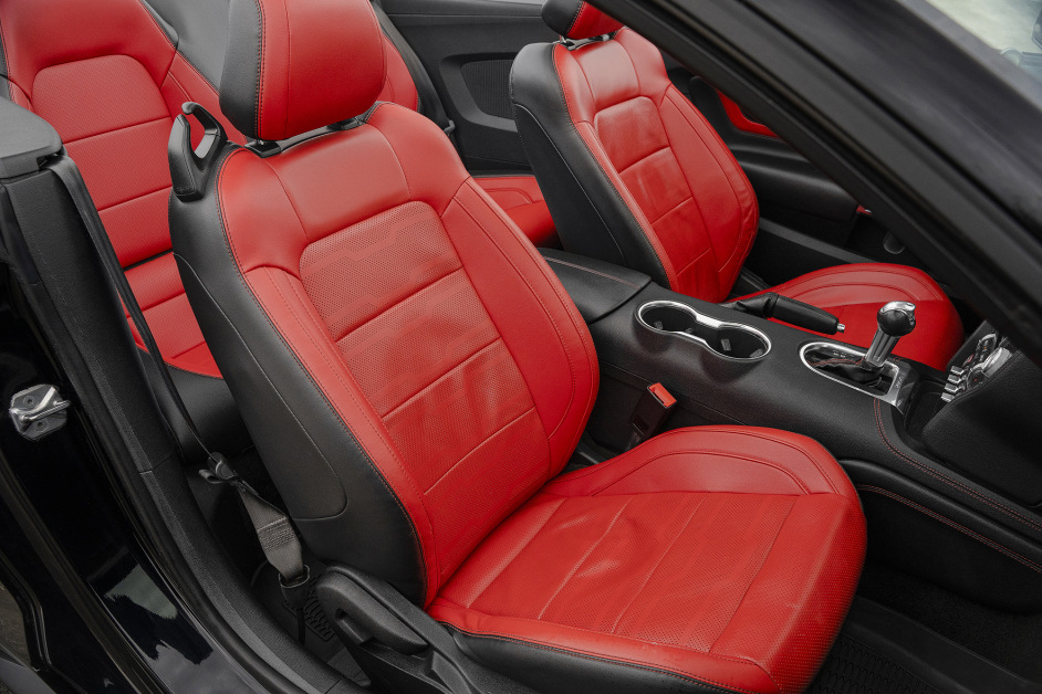 Аренда Ford Mustang Cabrio в Сочи