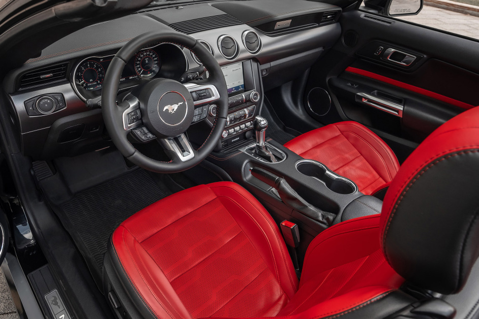 Аренда Ford Mustang Cabrio в Сочи