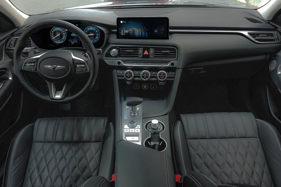 Аренда Genesis G70 NEW в Санкт-Петербурге