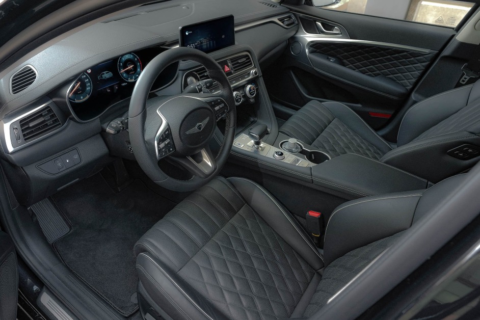 Аренда Genesis G70 NEW в Санкт-Петербурге