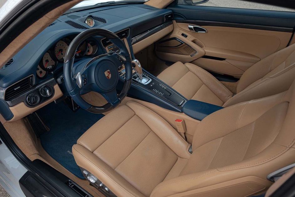 Аренда Porsche 911 Carrera S в Санкт-Петербурге