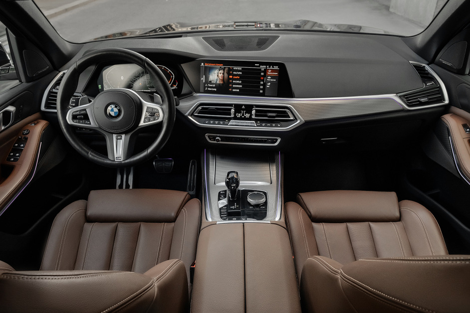 Аренда BMW X5 30d в Москве