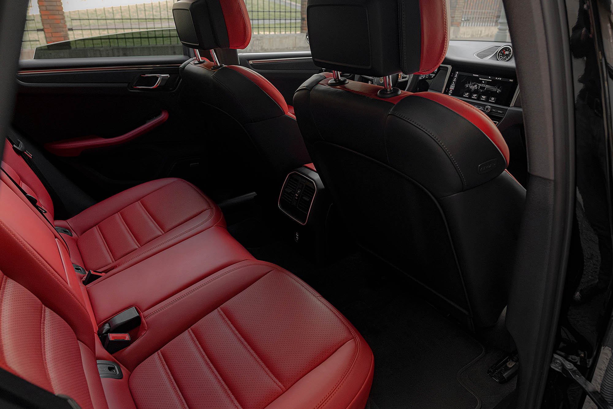 Аренда Porsche Macan GTS в Санкт-Петербурге