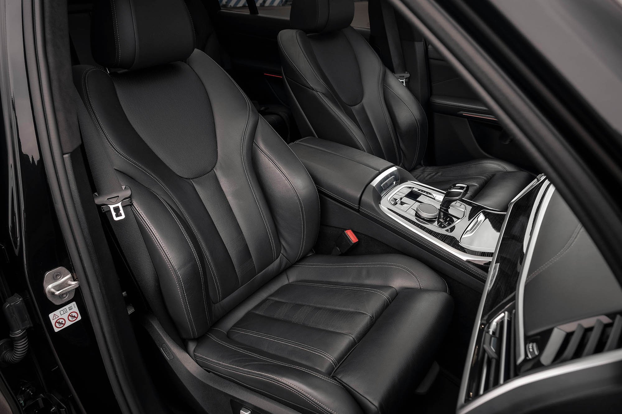 Аренда BMW X7 30d в Санкт-Петербурге