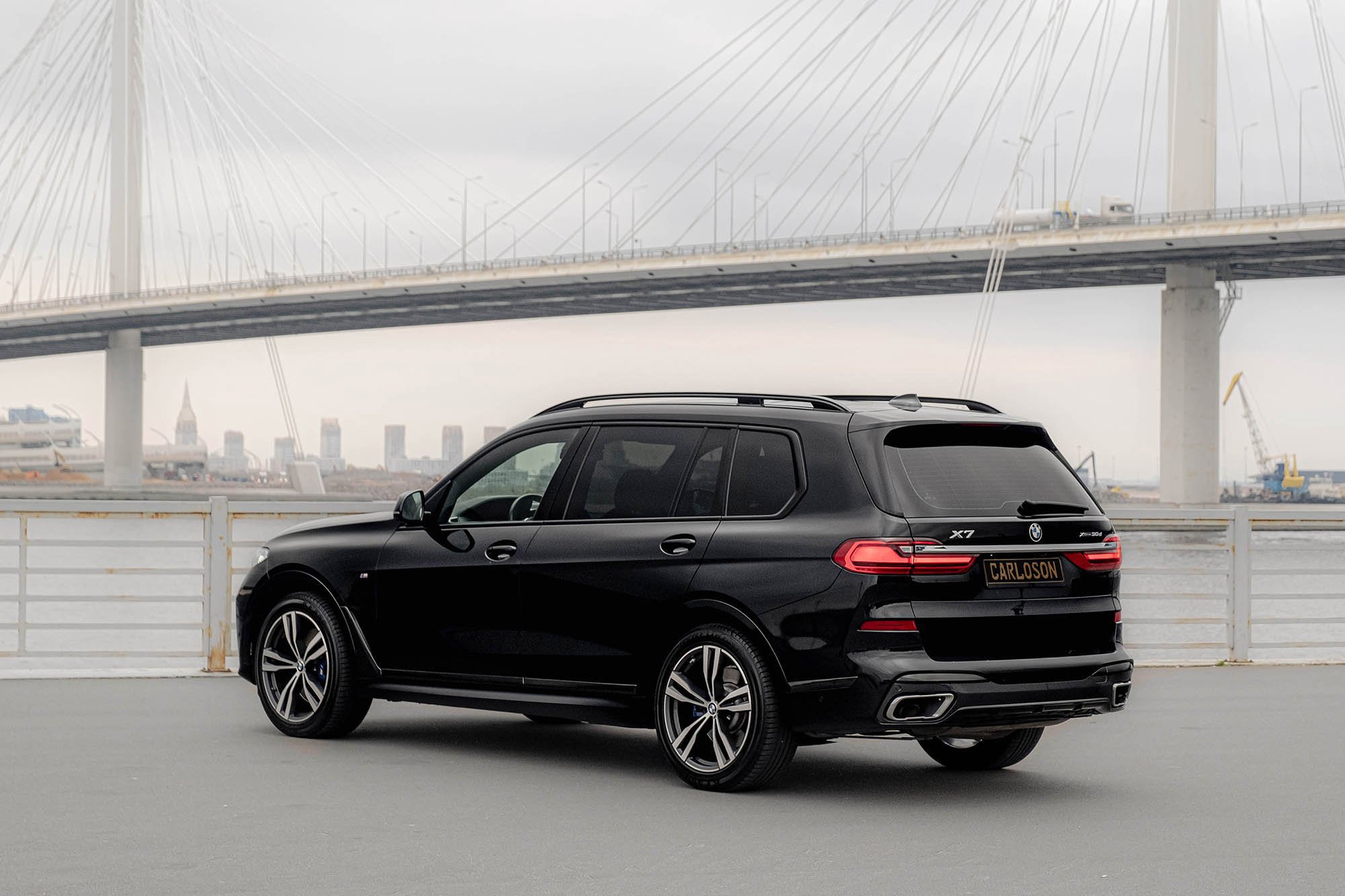 Аренда BMW X7 30d в Санкт-Петербурге