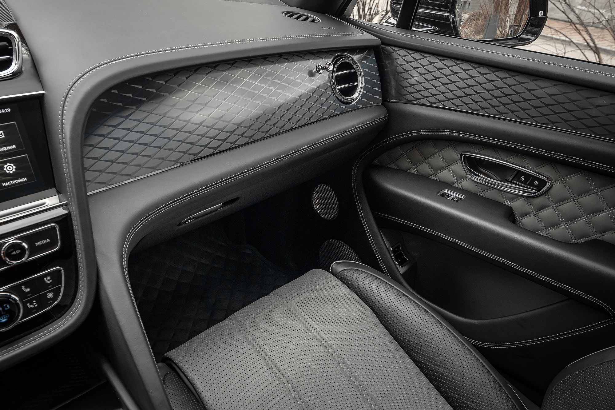 Аренда Bentley Bentayga в Москве