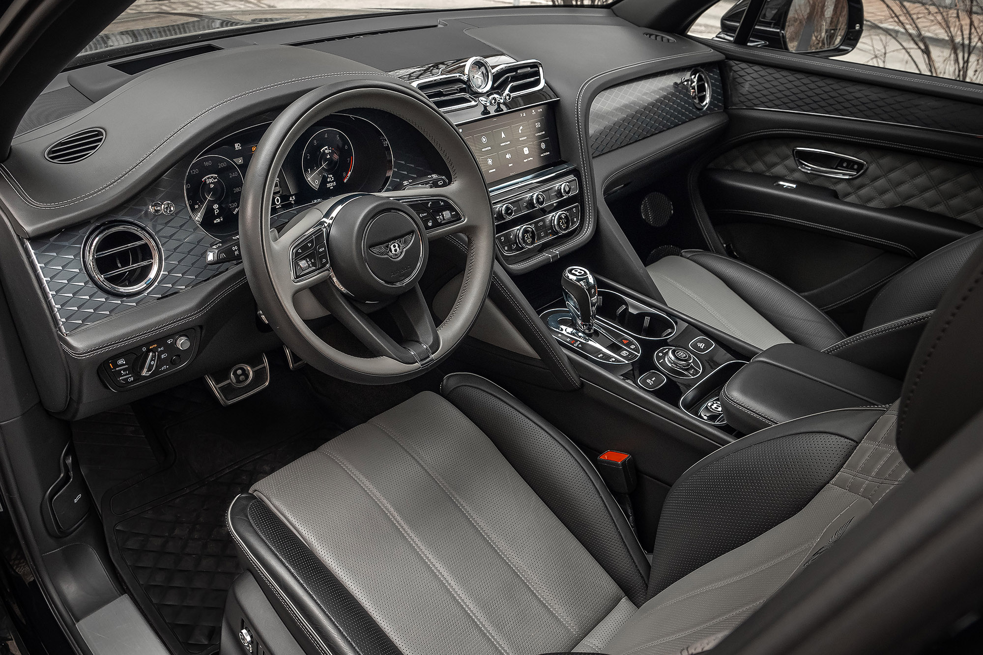 Аренда Bentley Bentayga в Москве