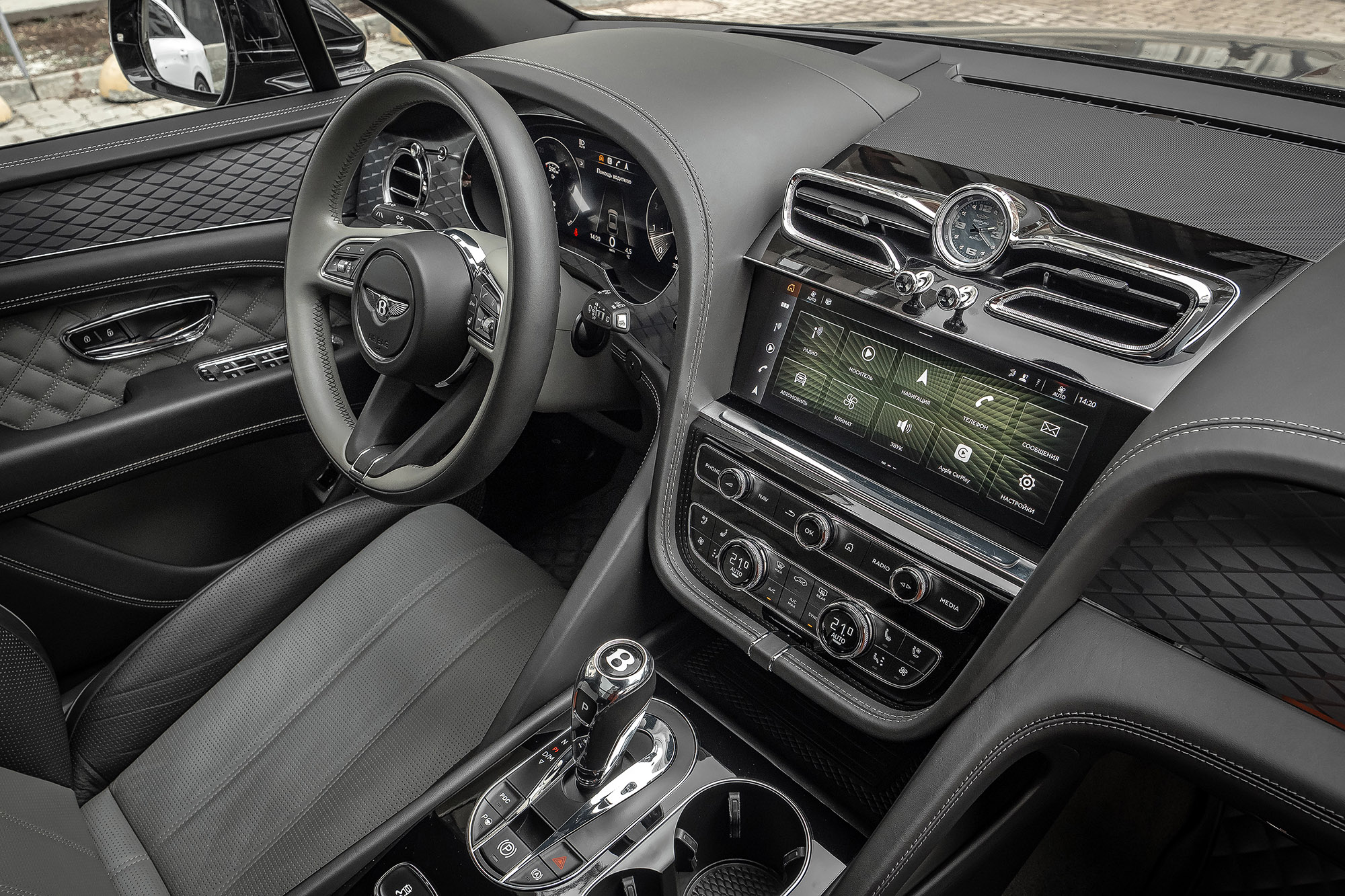 Аренда Bentley Bentayga в Москве