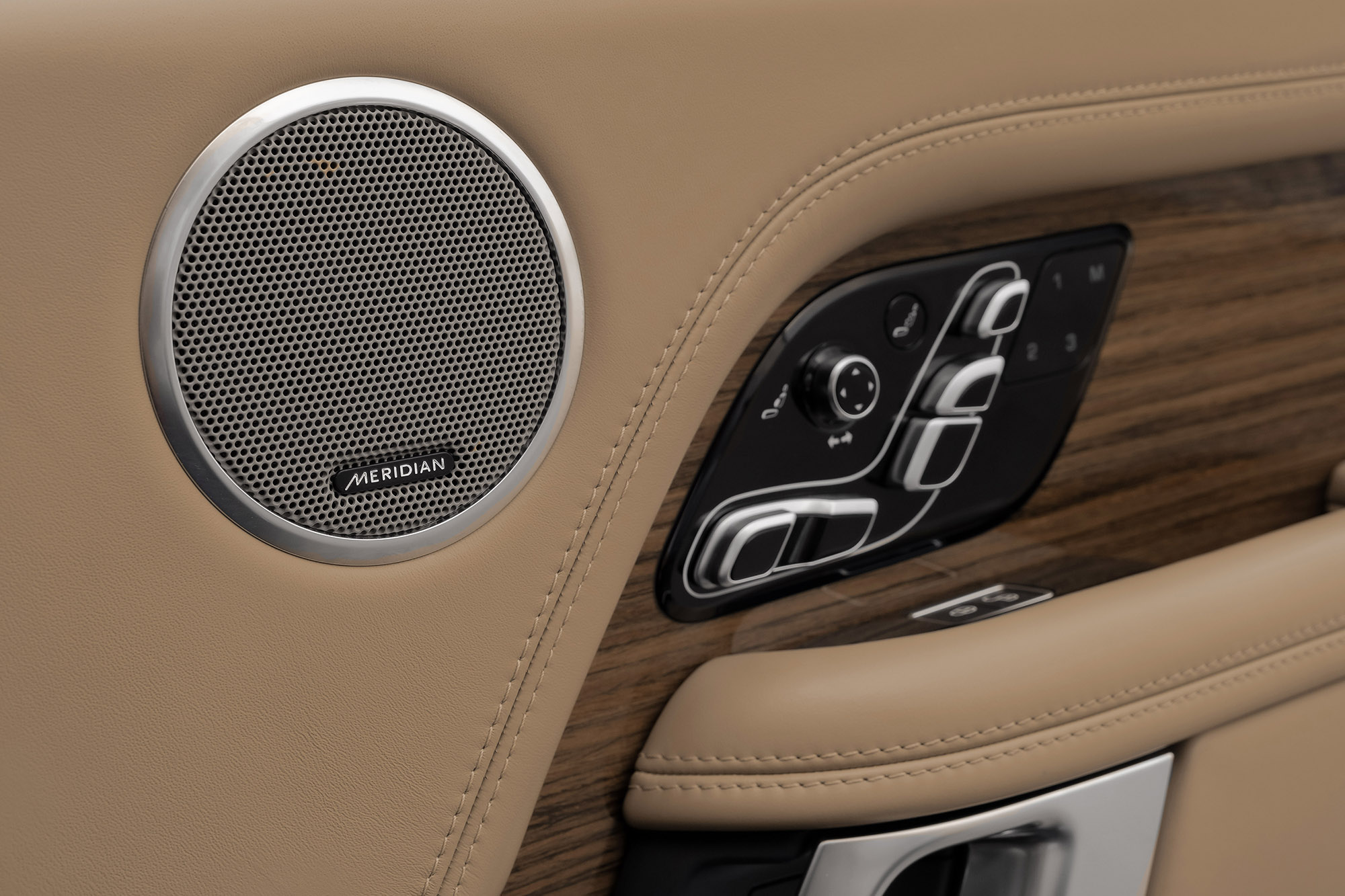 Аренда Range Rover Autobiography в Санкт-Петербурге
