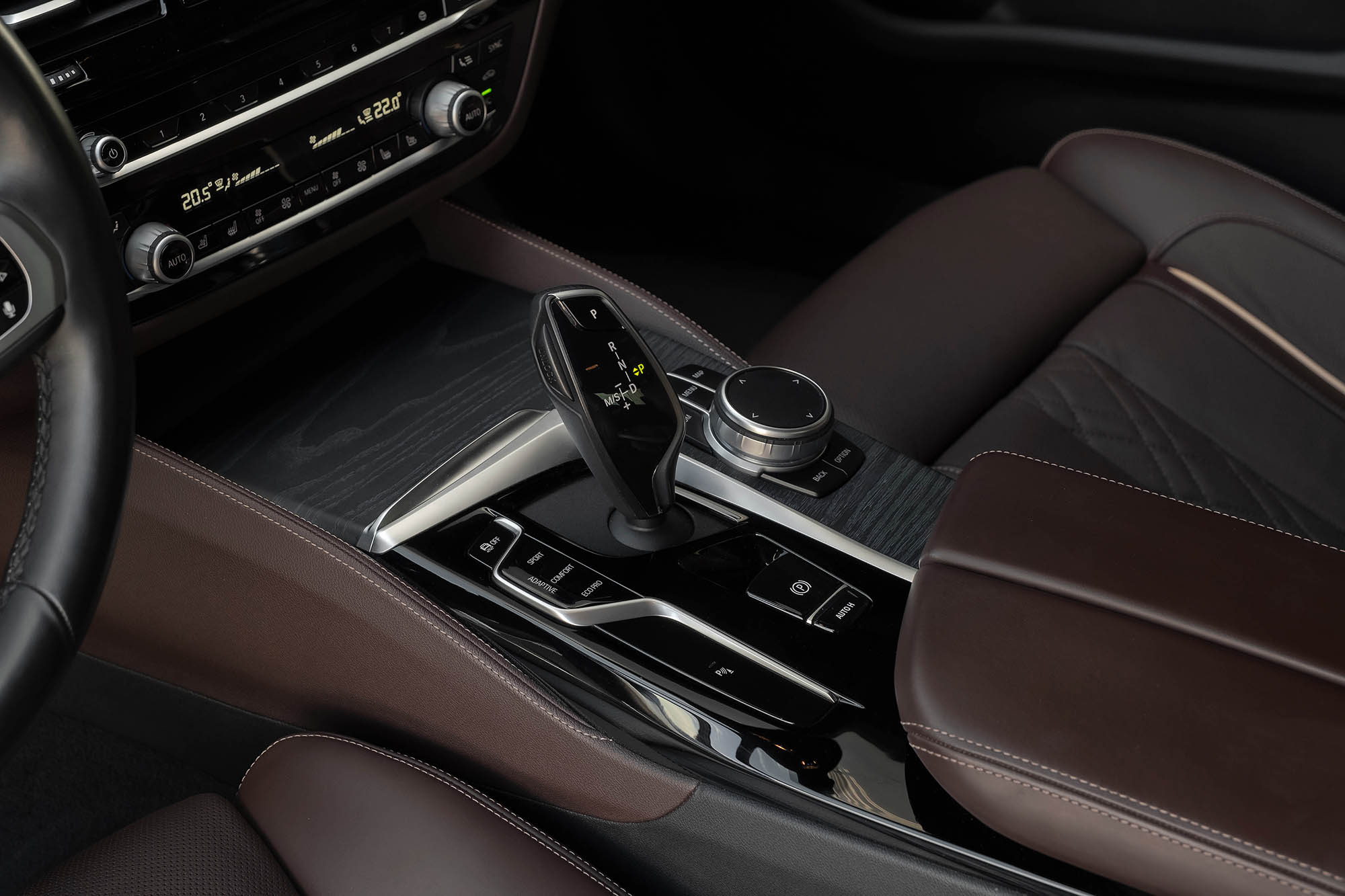Аренда BMW 530d xDrive в Санкт-Петербурге