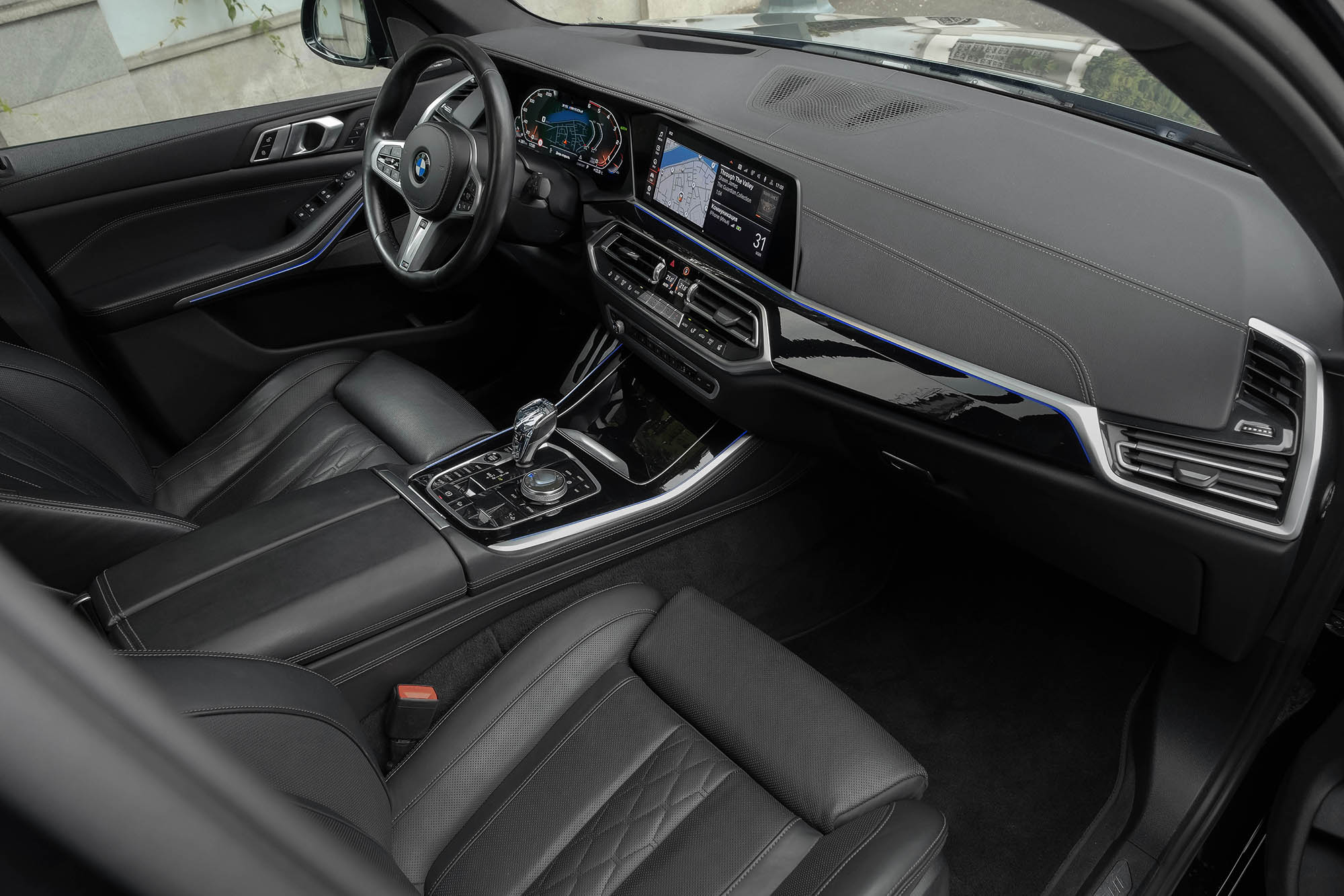 Аренда BMW X5 M50d в Москве