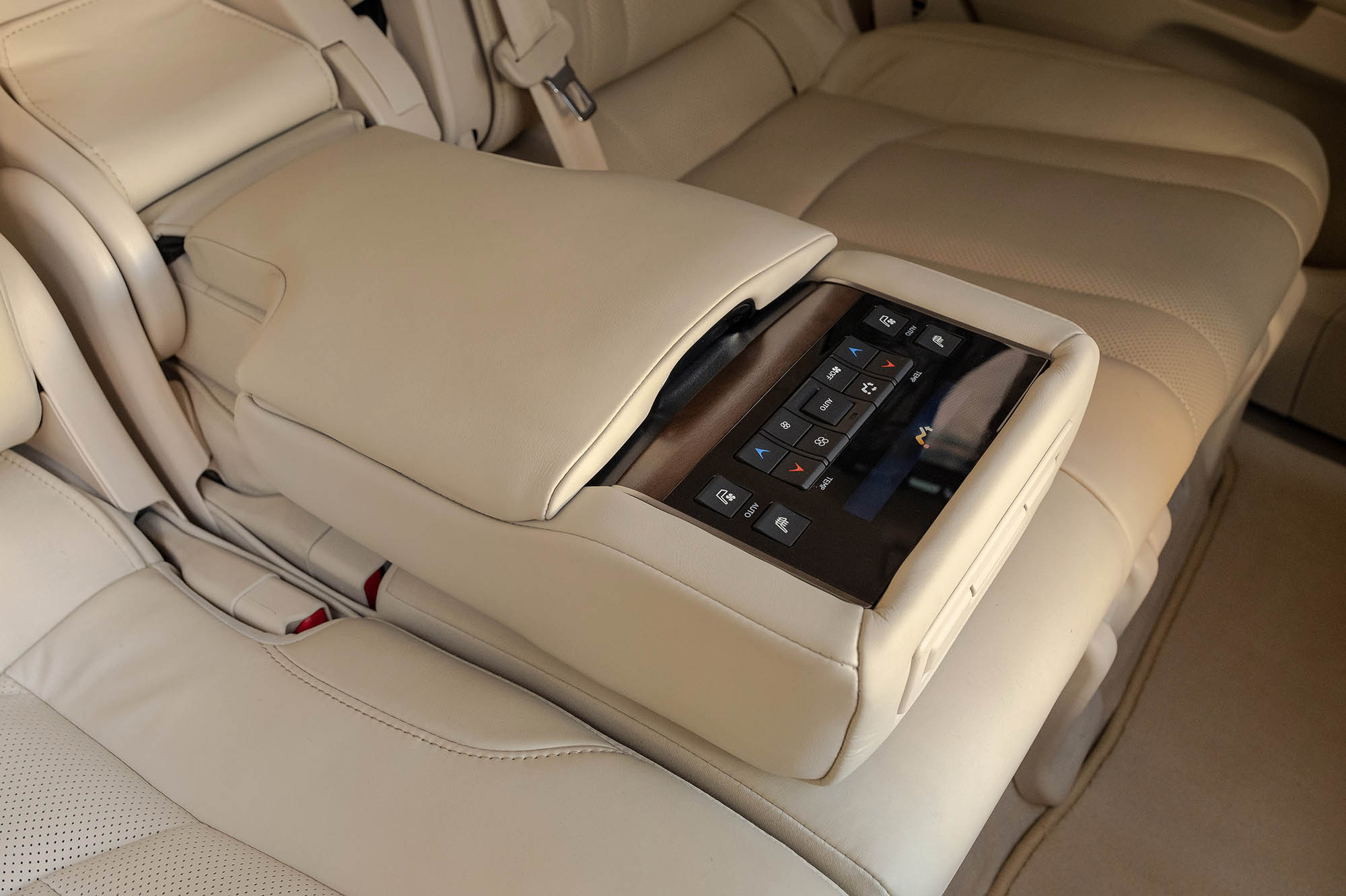 Аренда Lexus LX 570 в Москве