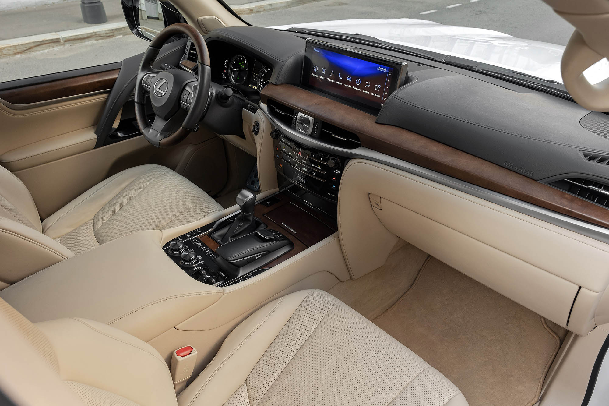 Аренда Lexus LX 570 в Москве