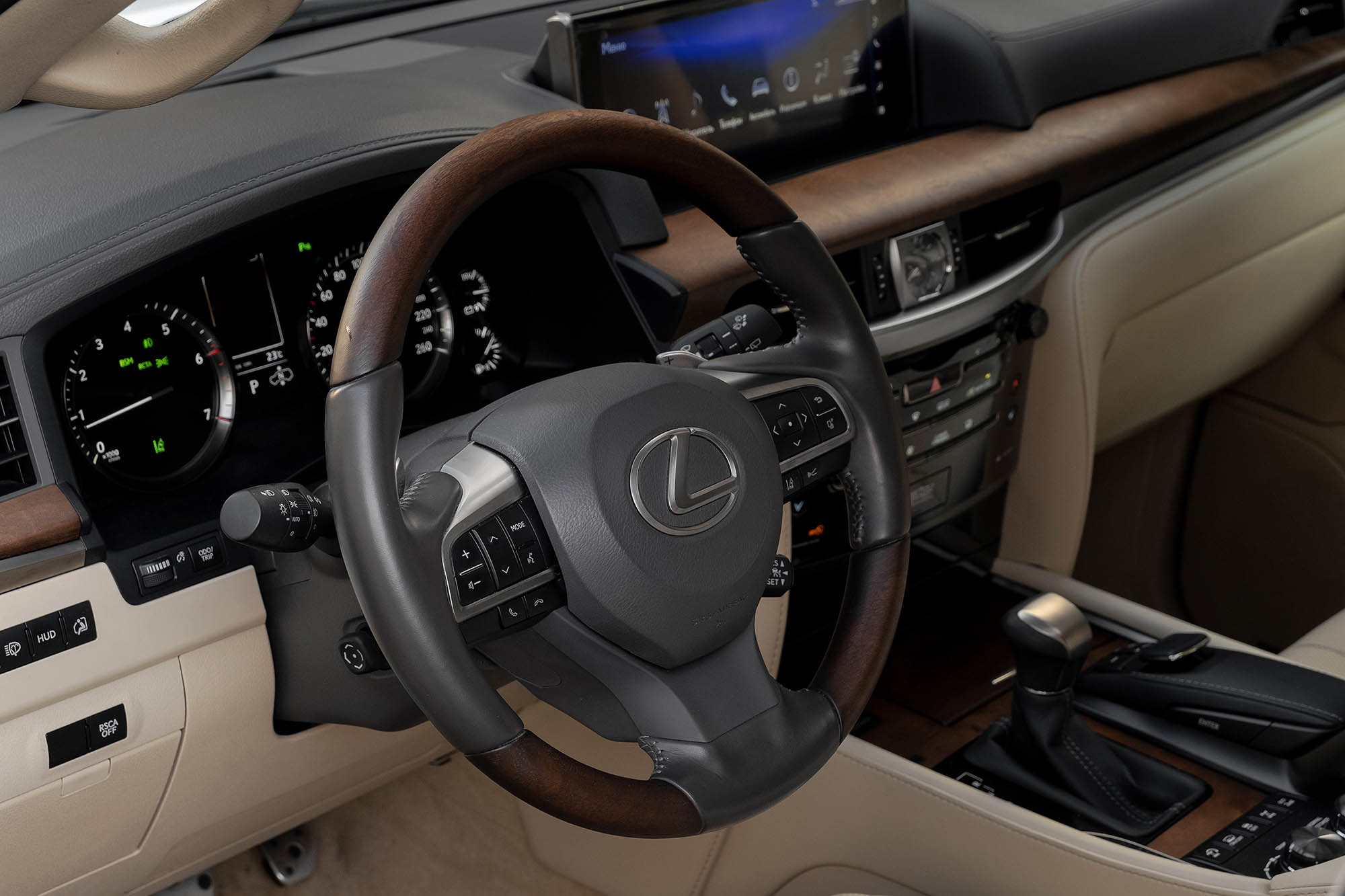 Аренда Lexus LX 570 в Москве