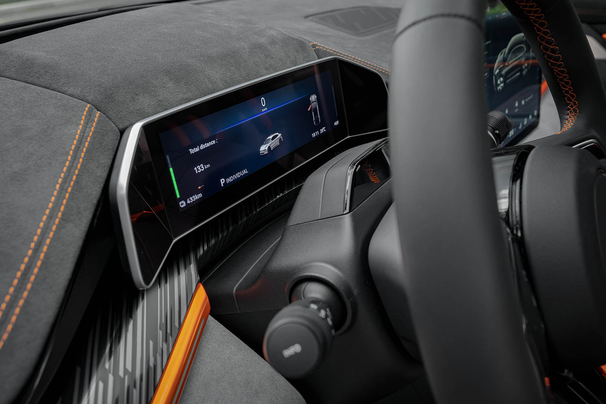 Аренда Zeekr 001 в Москве