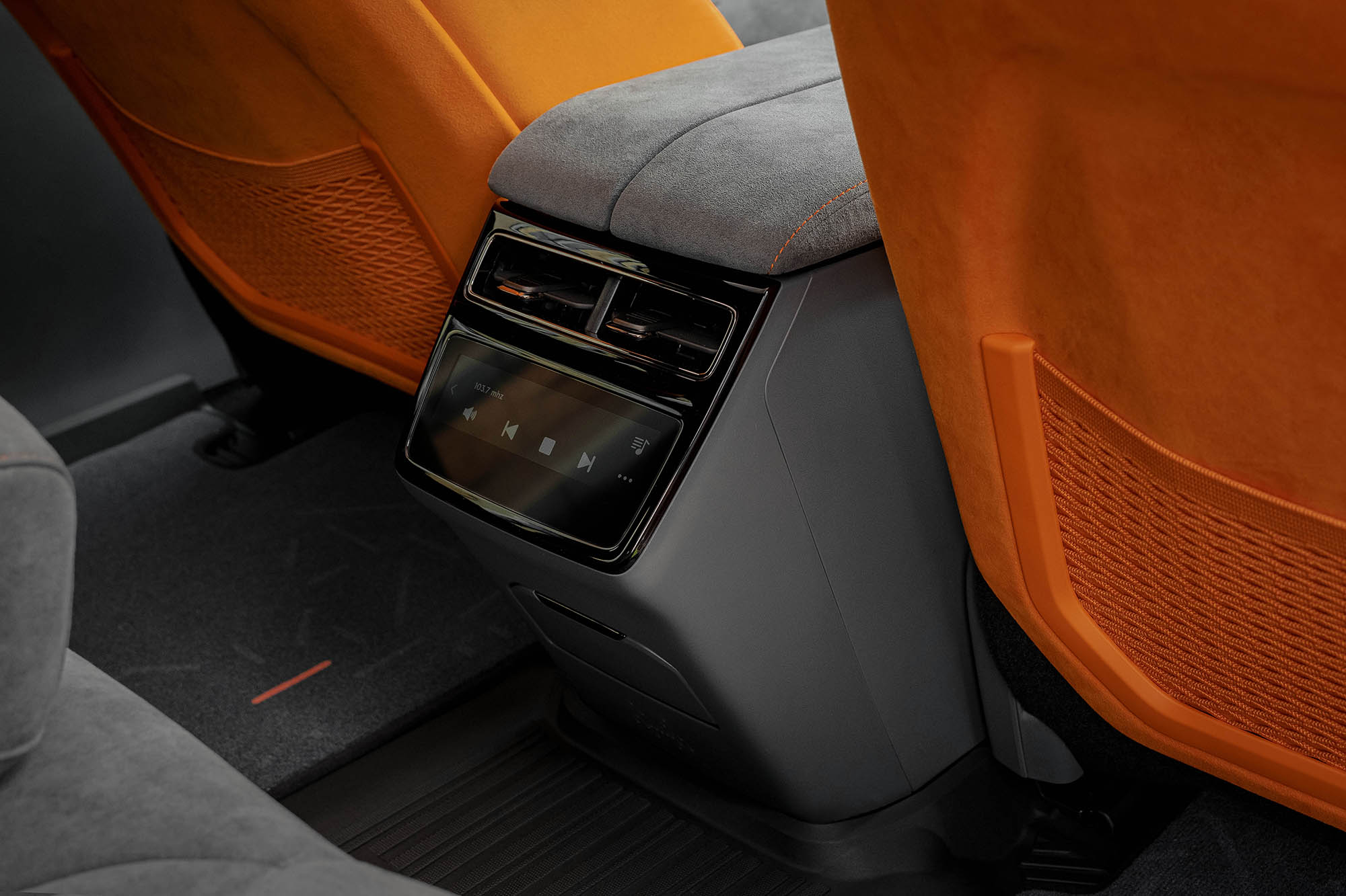 Аренда Zeekr 001 в Москве