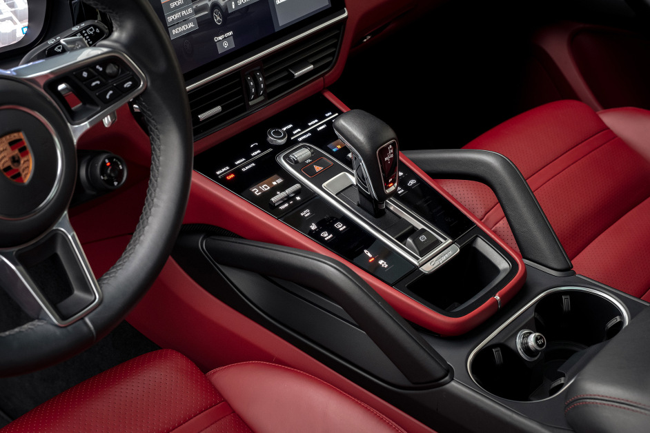 Аренда Porsche Cayenne в Санкт-Петербурге