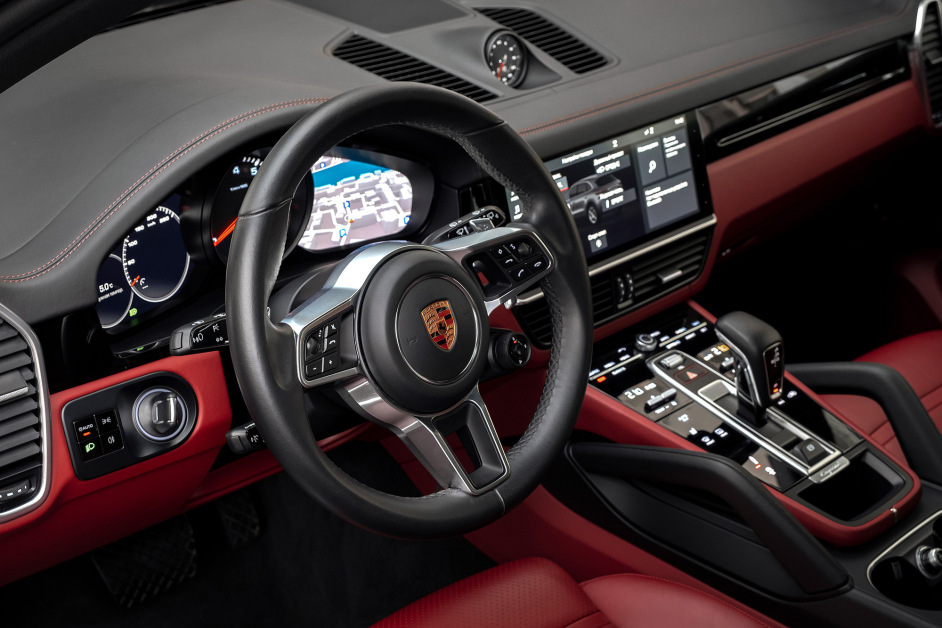 Аренда Porsche Cayenne в Санкт-Петербурге