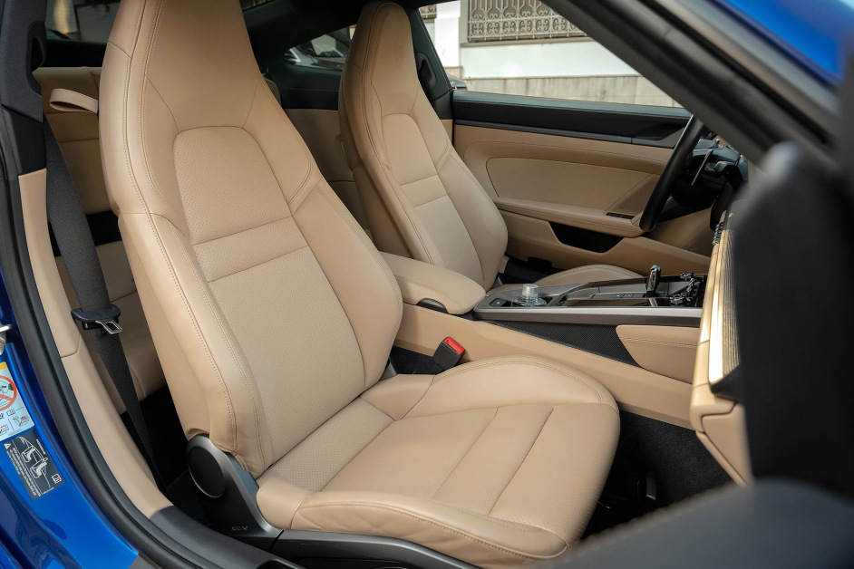 Аренда Porsche 911 Carrera 4 в Москве