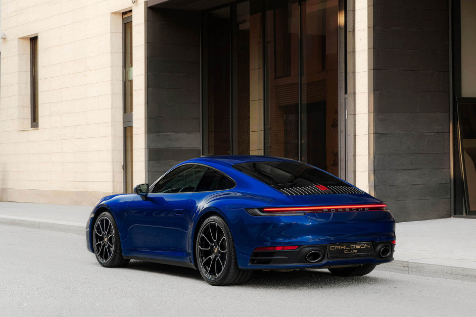 Аренда Porsche 911 Carrera 4 в Москве