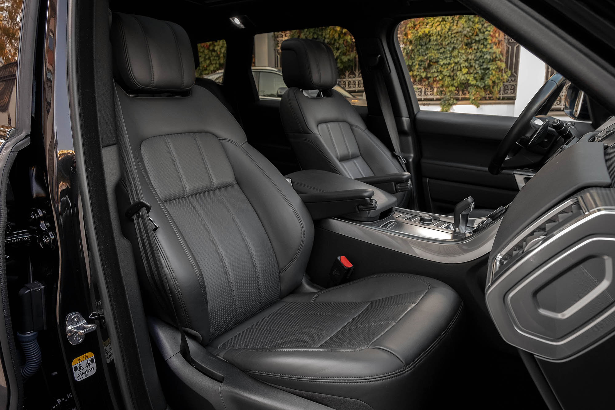 Аренда Range Rover Sport R-dynamic в Москве