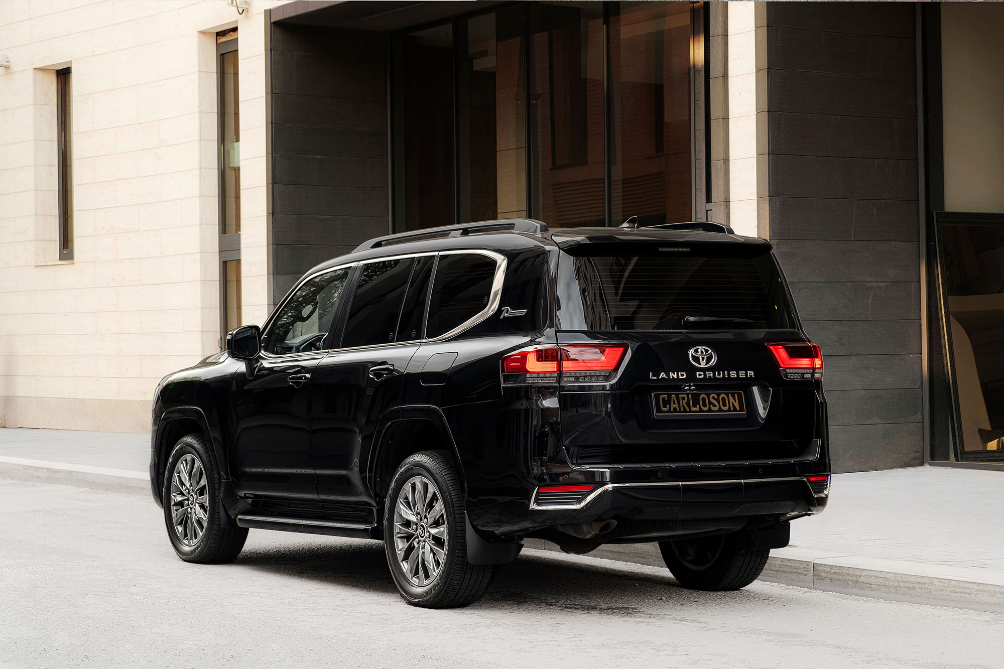 Аренда Toyota Land Cruiser 300 в Москве