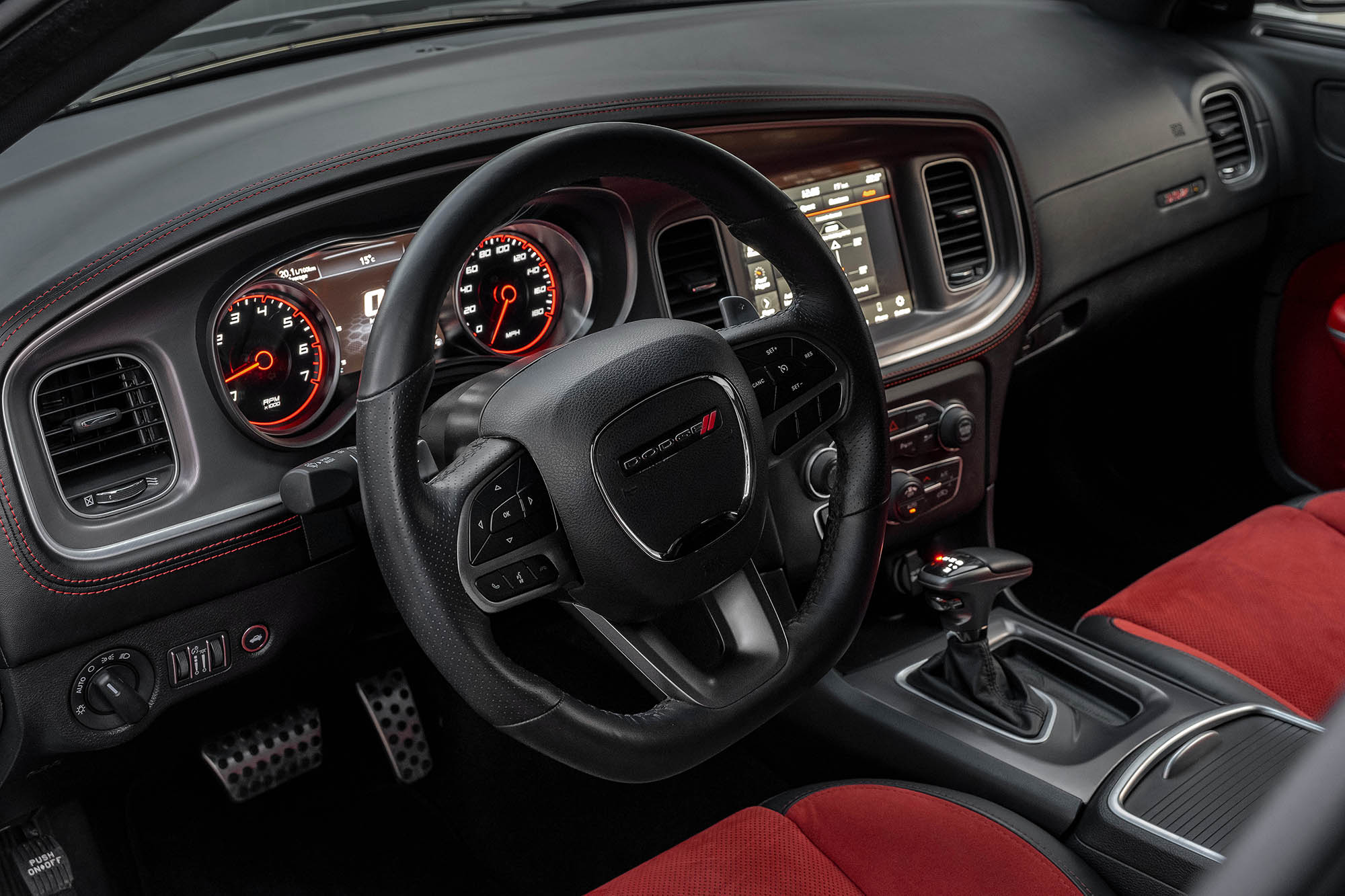 Аренда Dodge Charger Scat Pack в Москве