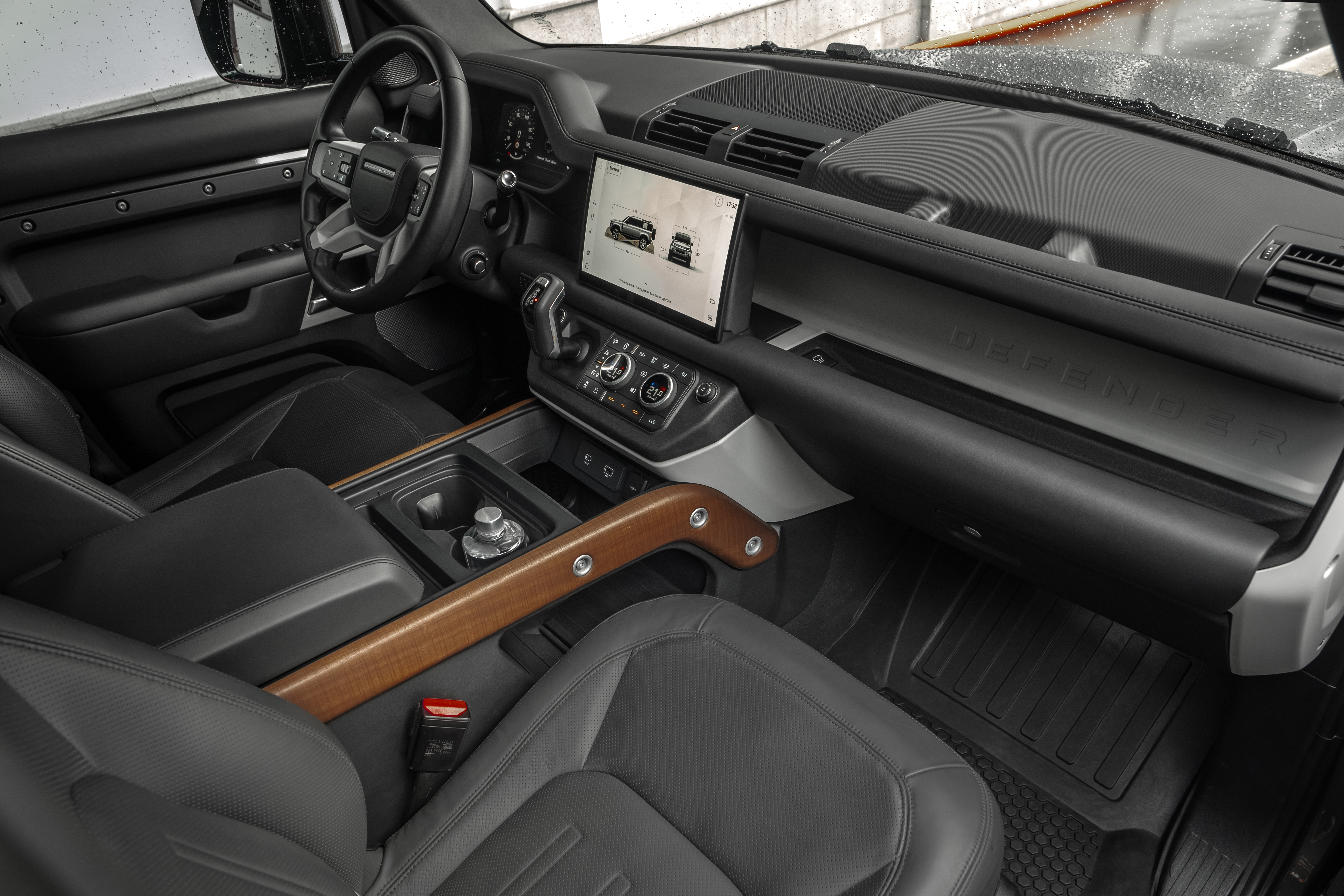 Аренда Land Rover Defender в Москве