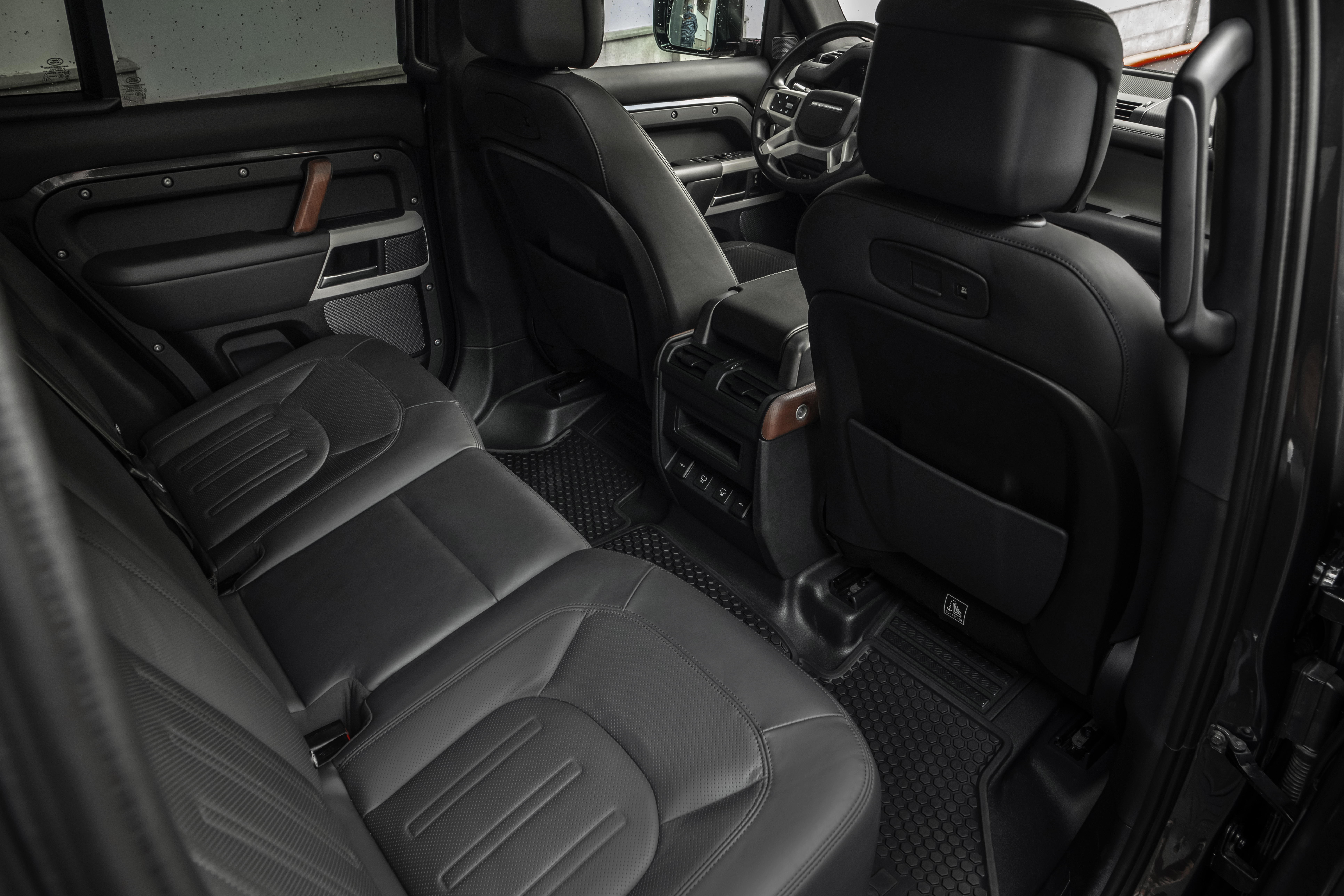 Аренда Land Rover Defender в Москве