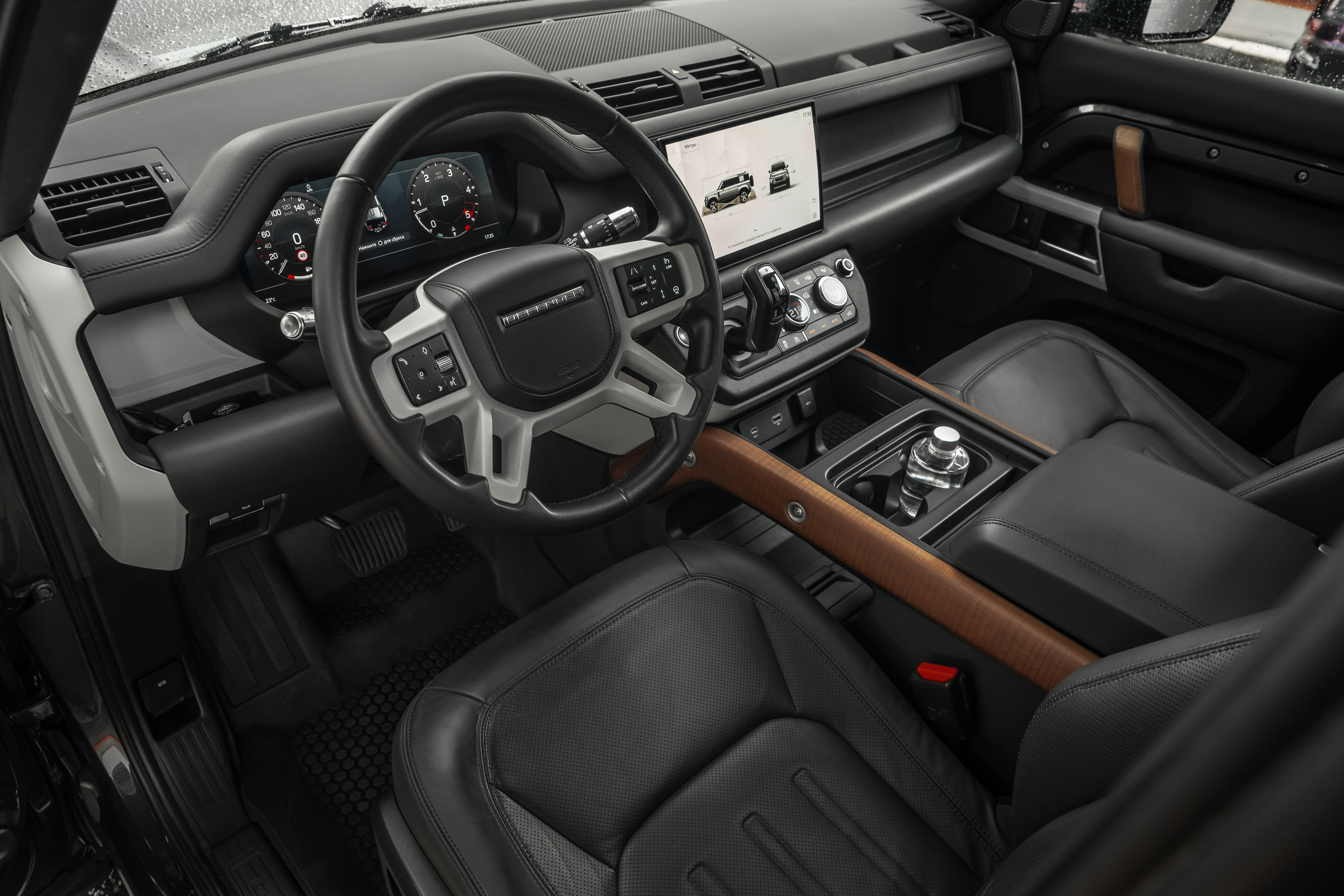 Аренда Land Rover Defender в Москве