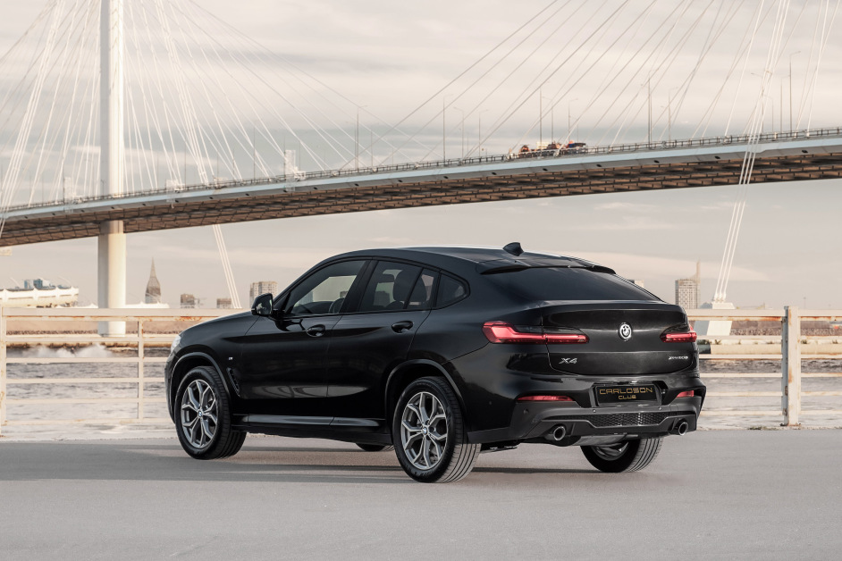 Аренда BMW X4 20d xDrive в Санкт-Петербурге