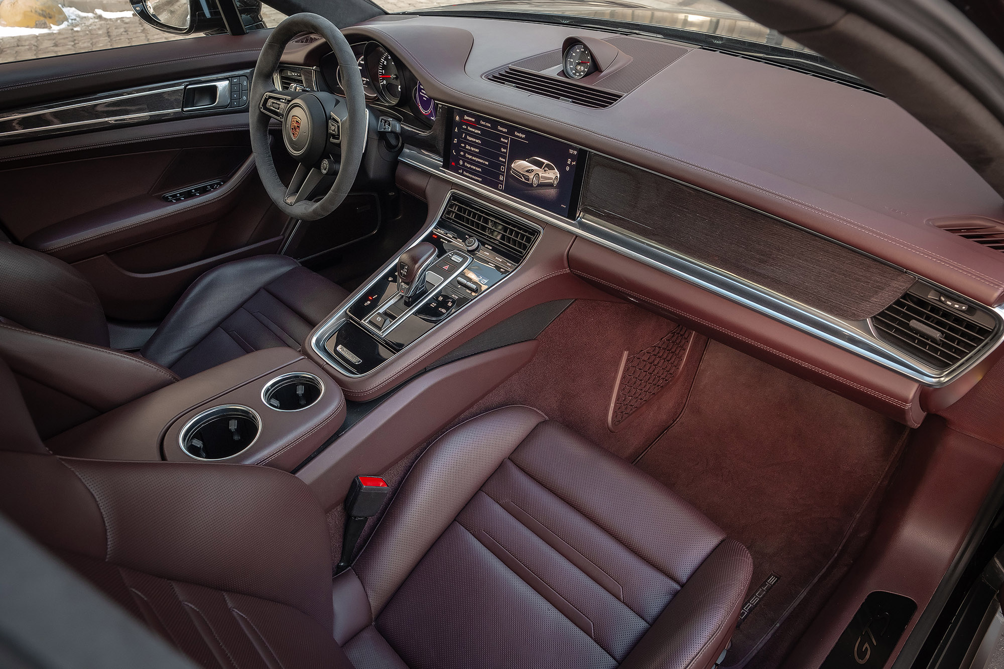 Аренда Porsche Panamera GTS в Москве