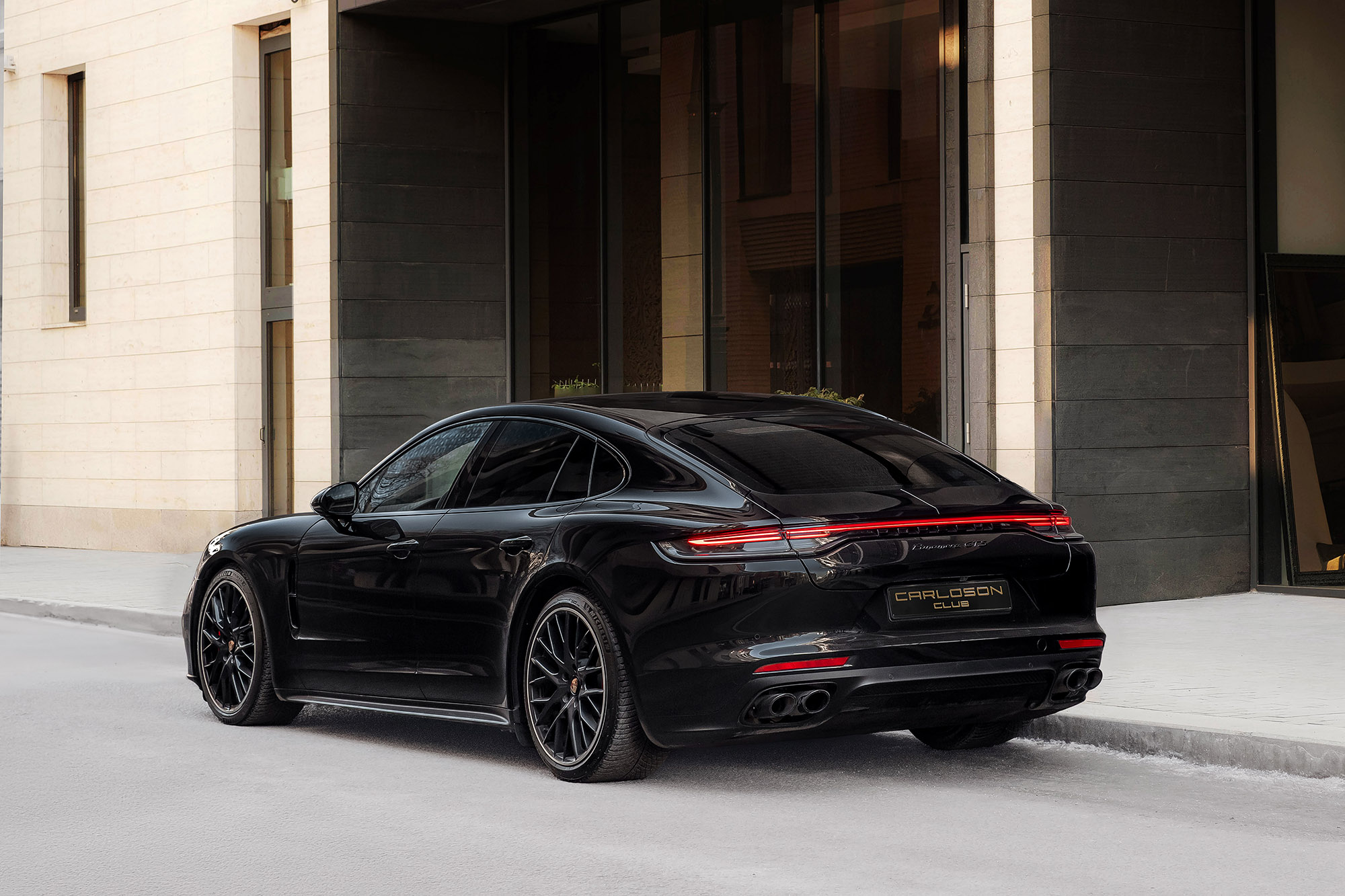 Аренда Porsche Panamera GTS в Москве