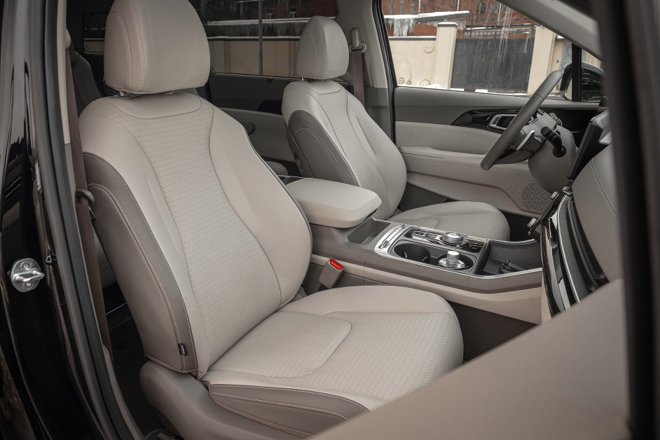 Аренда KIA Carnival в Санкт-Петербурге