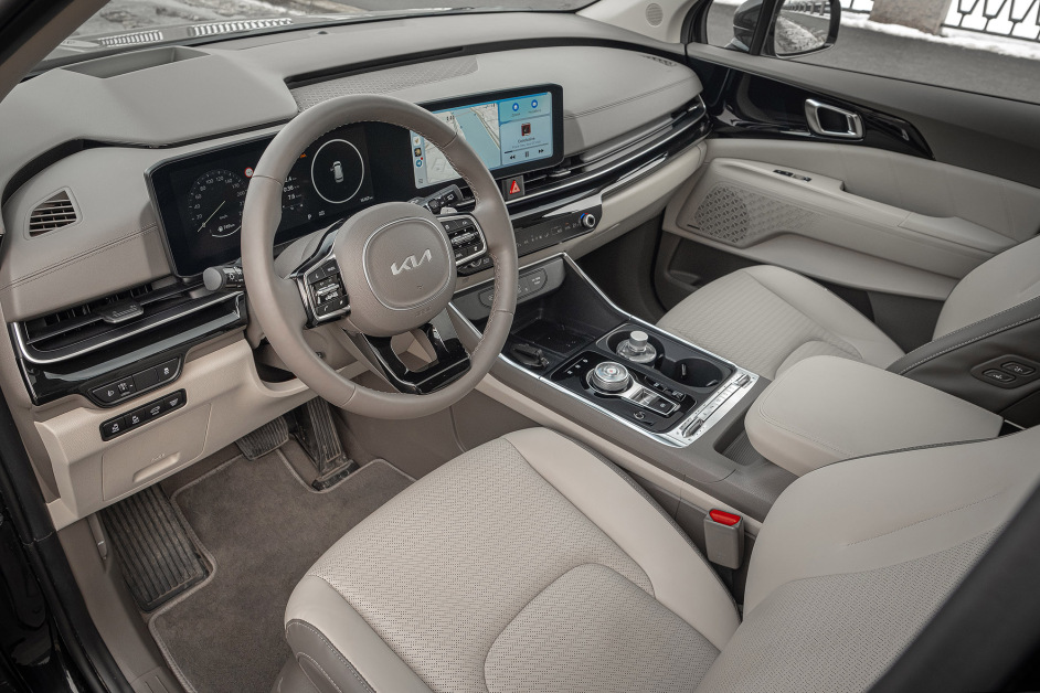 Аренда KIA Carnival в Санкт-Петербурге