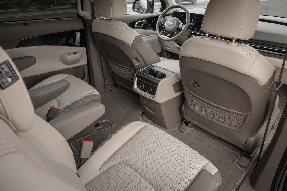 Аренда KIA Carnival в Санкт-Петербурге