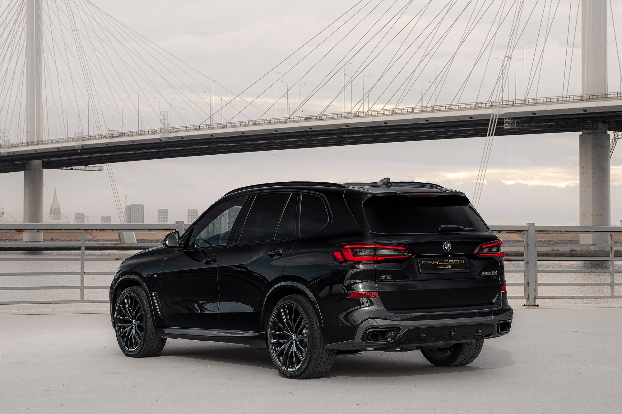 Аренда BMW X5 M50d в Санкт-Петербурге
