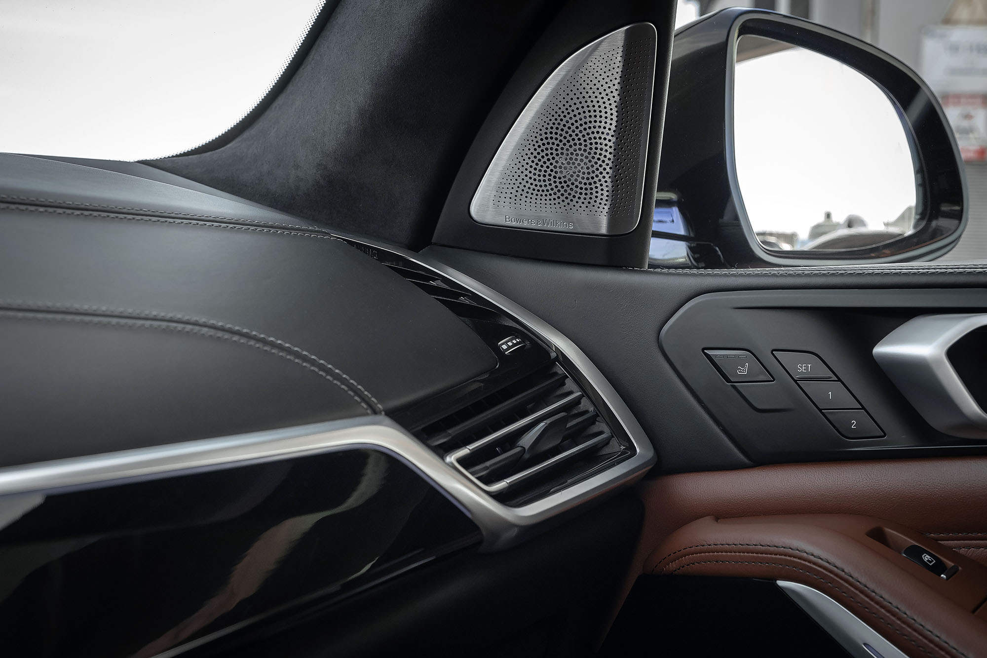 Аренда BMW X5 M50d в Санкт-Петербурге