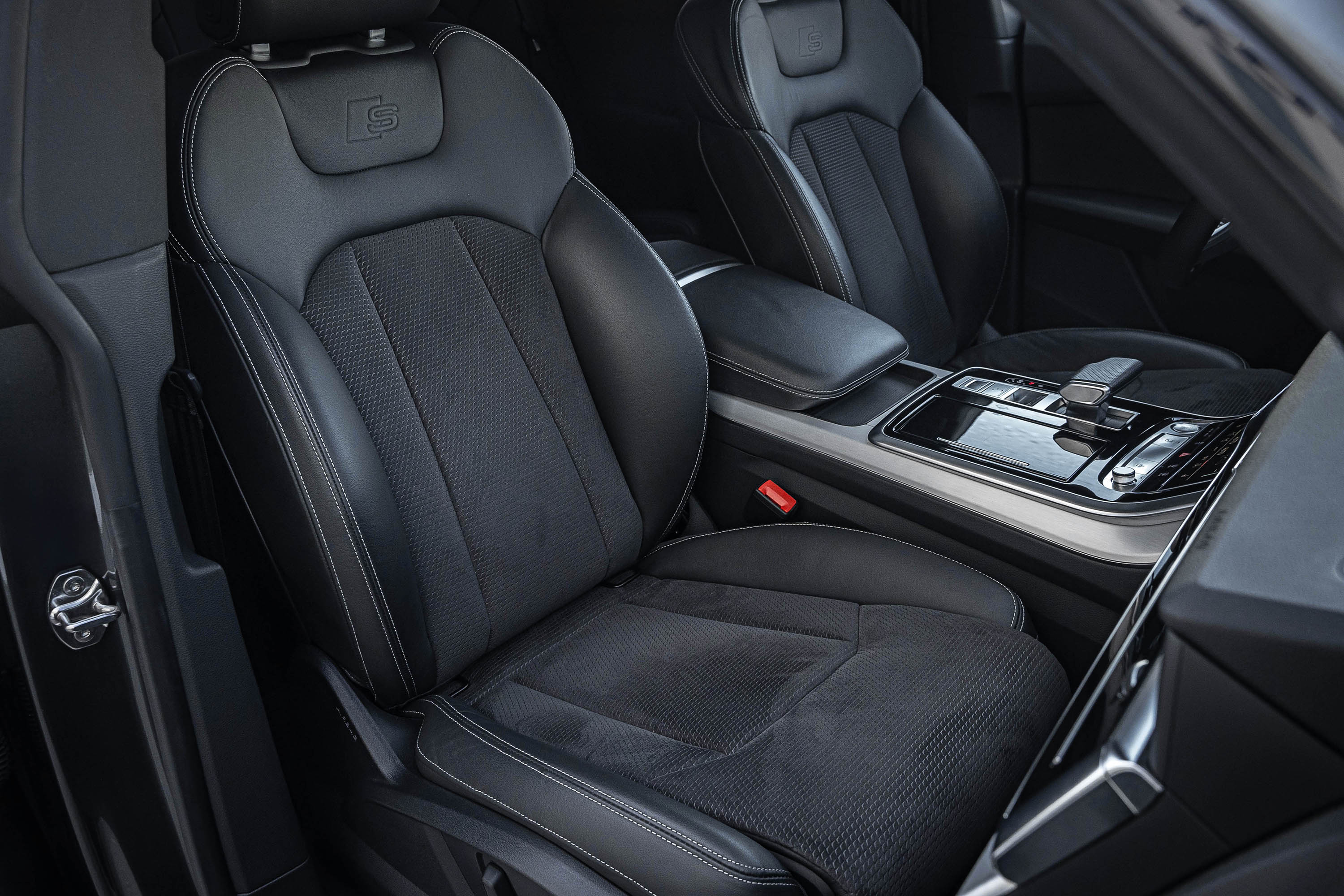 Аренда Audi Q8 50 TDI в Сочи