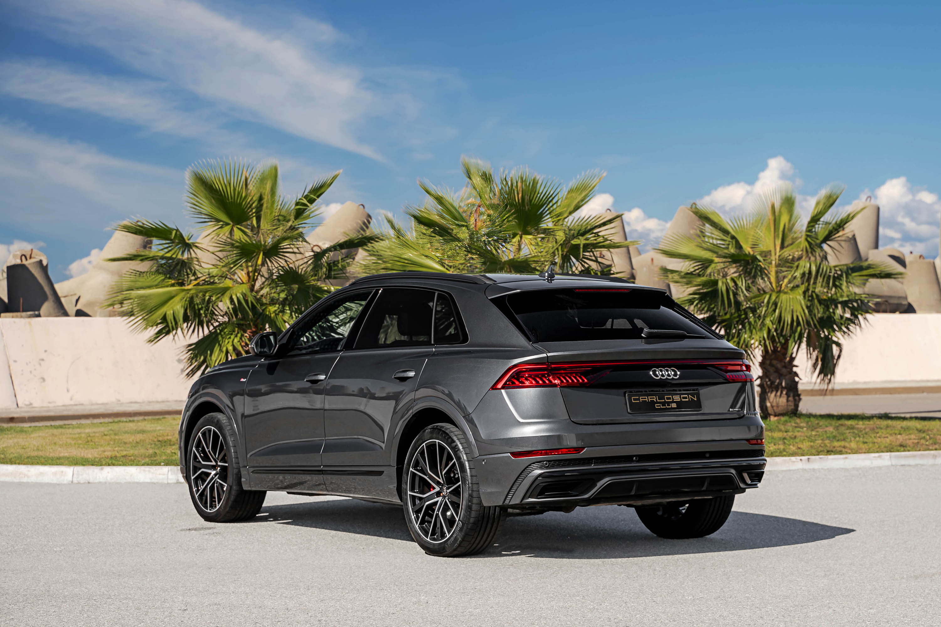 Аренда Audi Q8 50 TDI в Сочи