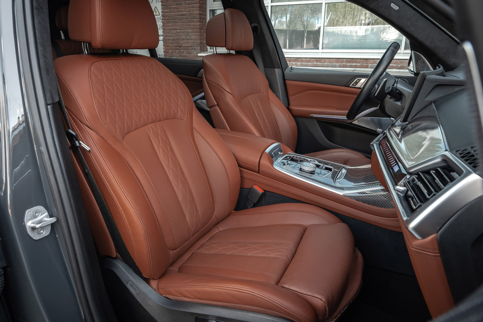 Аренда BMW X7 M60i в Москве