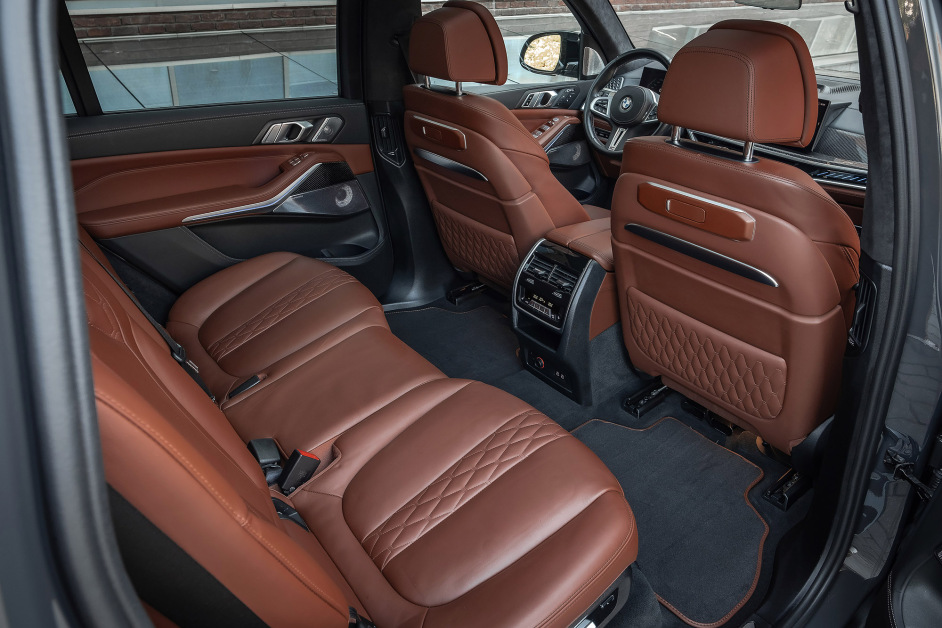 Аренда BMW X7 M60i в Москве